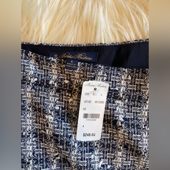 Brooks Brothers, midi skirt, black and wide plaid, woven. Neil Johnstone - Picture 6 of 6